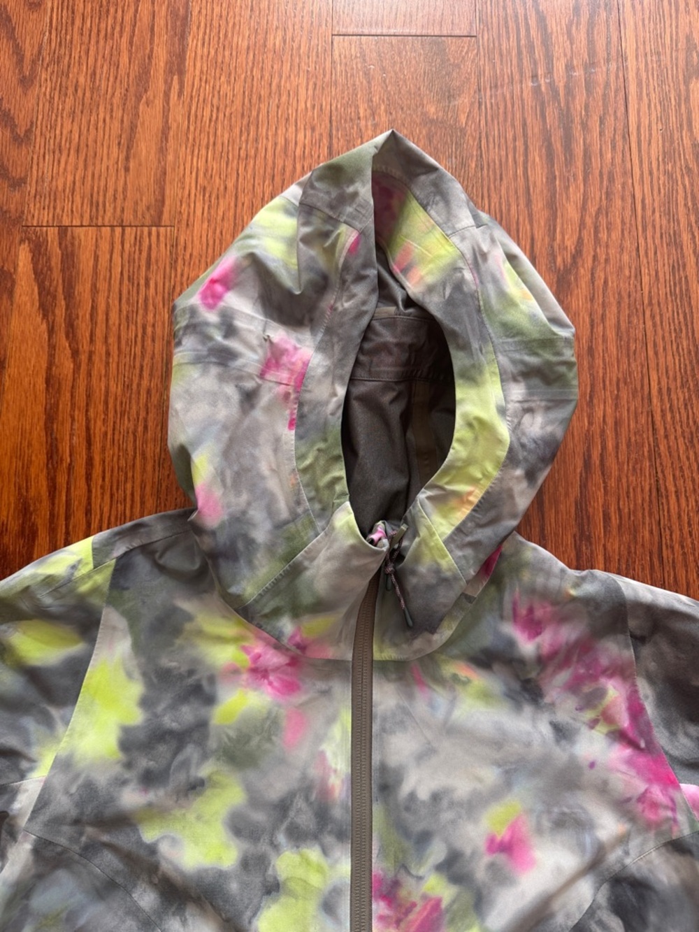 Lululemon Stretch Waterproof Hiking Half Zip Pullover Jacket Hyper Dye Multi 6! - Picture 5 of 10